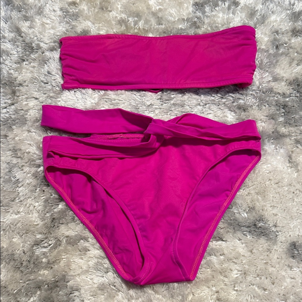 VENUS Vibrant Pink Bikini Top